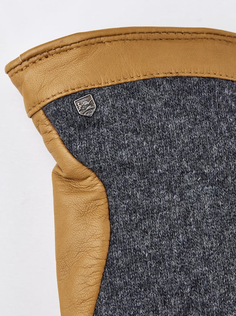 Dark beige hairsheep leather glove with knitted gray wool jersey back
 (2 of 4)