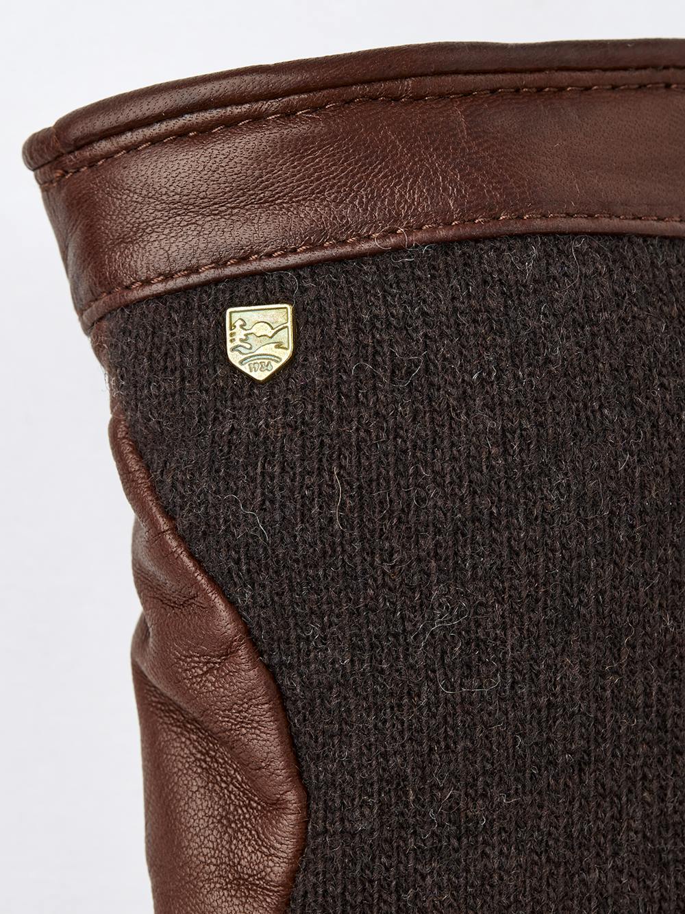 Brown hairsheep leather glove with knitted dark brown wool jersey back
(2 of 4)