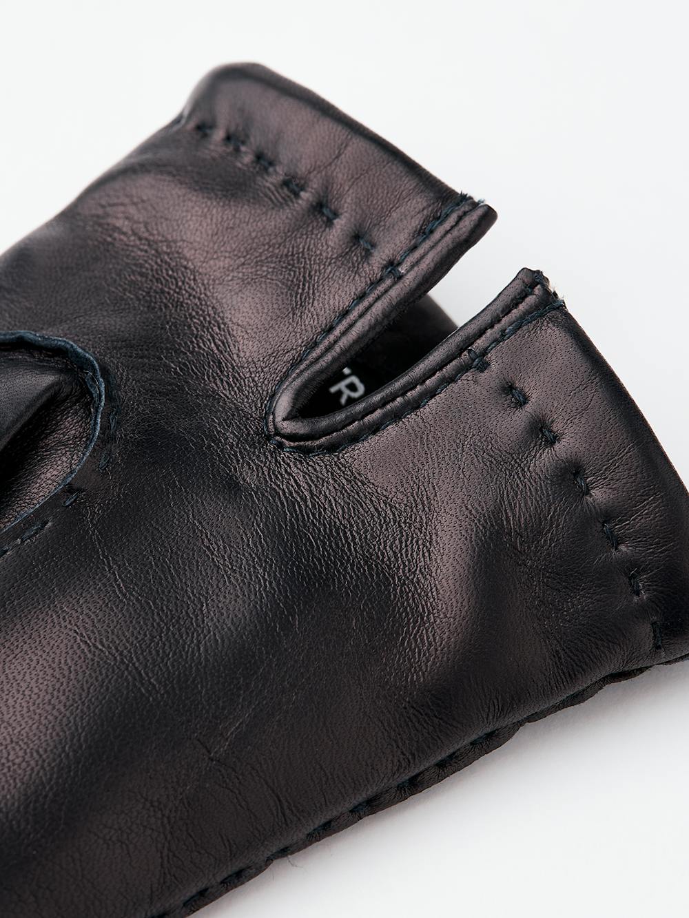 Brown hand-sewn hairsheep leather glove
(2 of 5)