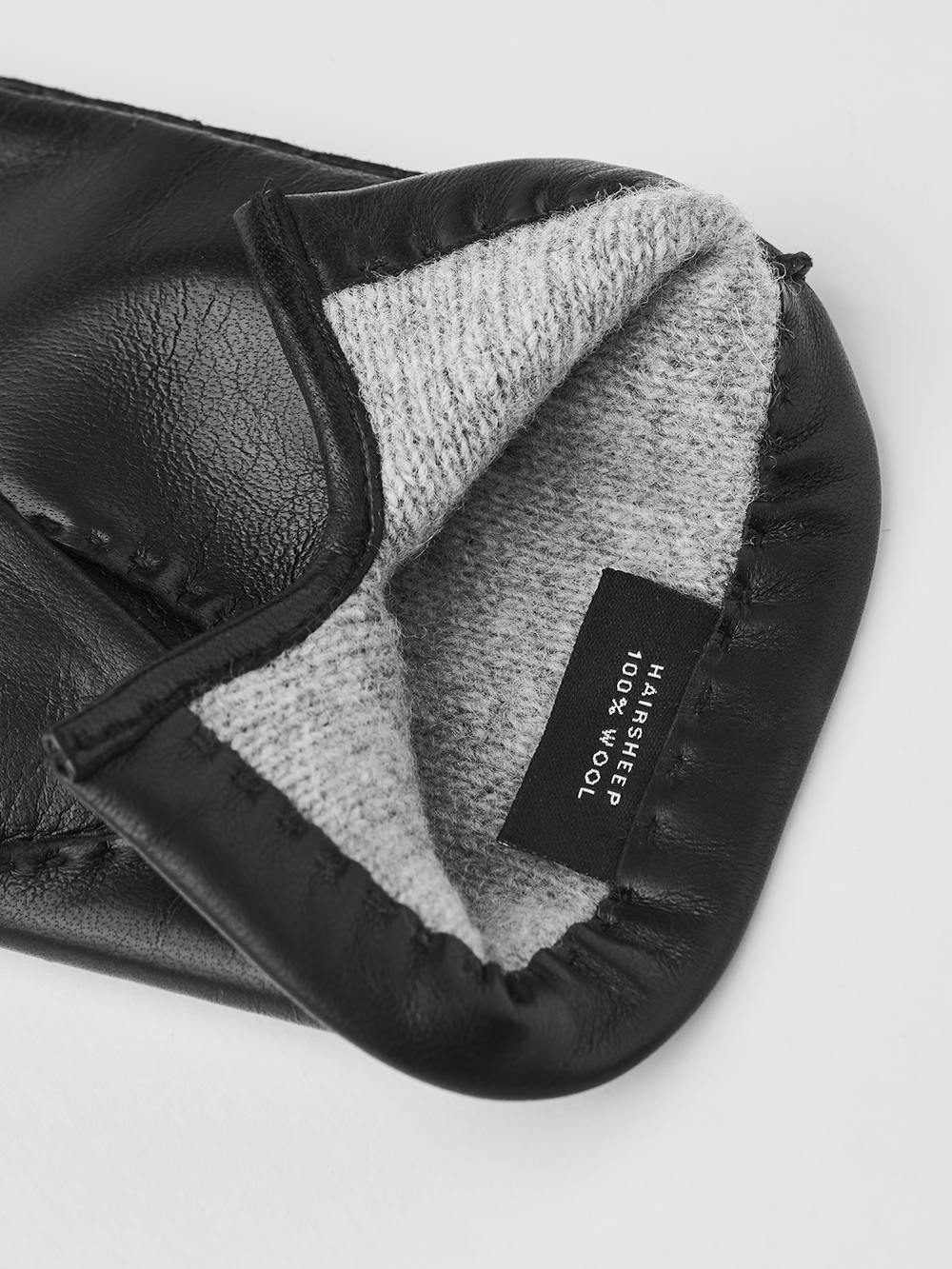 Black hand-sewn hairsheep leather glove
(4 of 5)