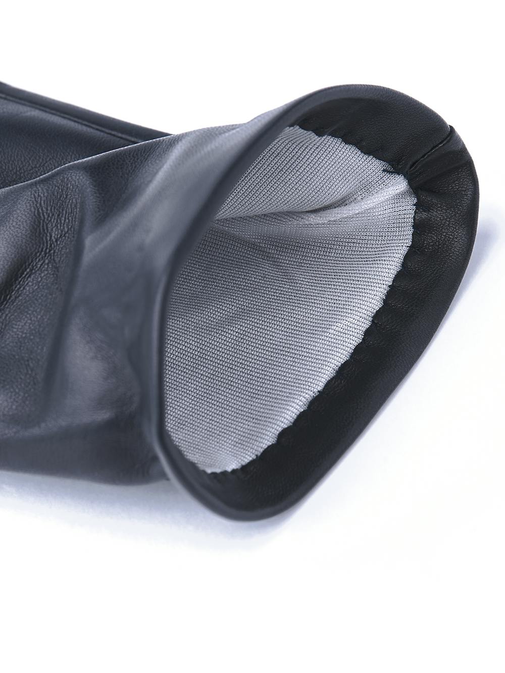 Dark blue machine-sewn hairsheep leather glove
(3 of 3)