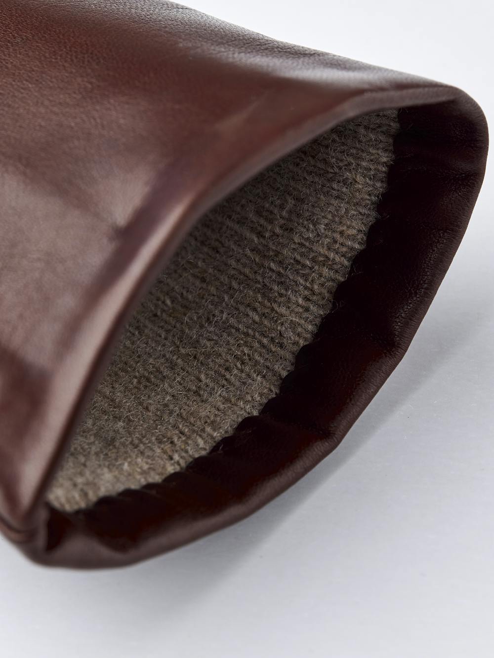 Brown machine-sewn hairsheep leather glove
(3 of 4)