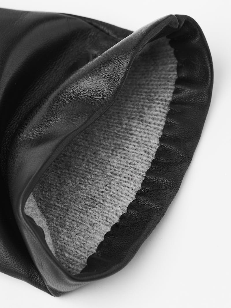 Black machine-sewn hairsheep leather glove
 (4 of 4)