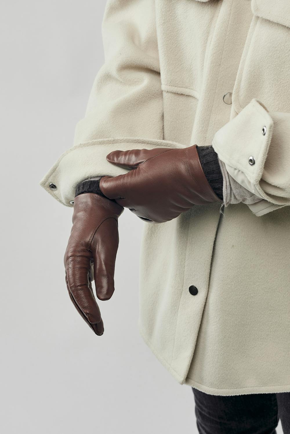 Brown machine-sewn hairsheep leather glove with knitted cuff
 (4 of 4)