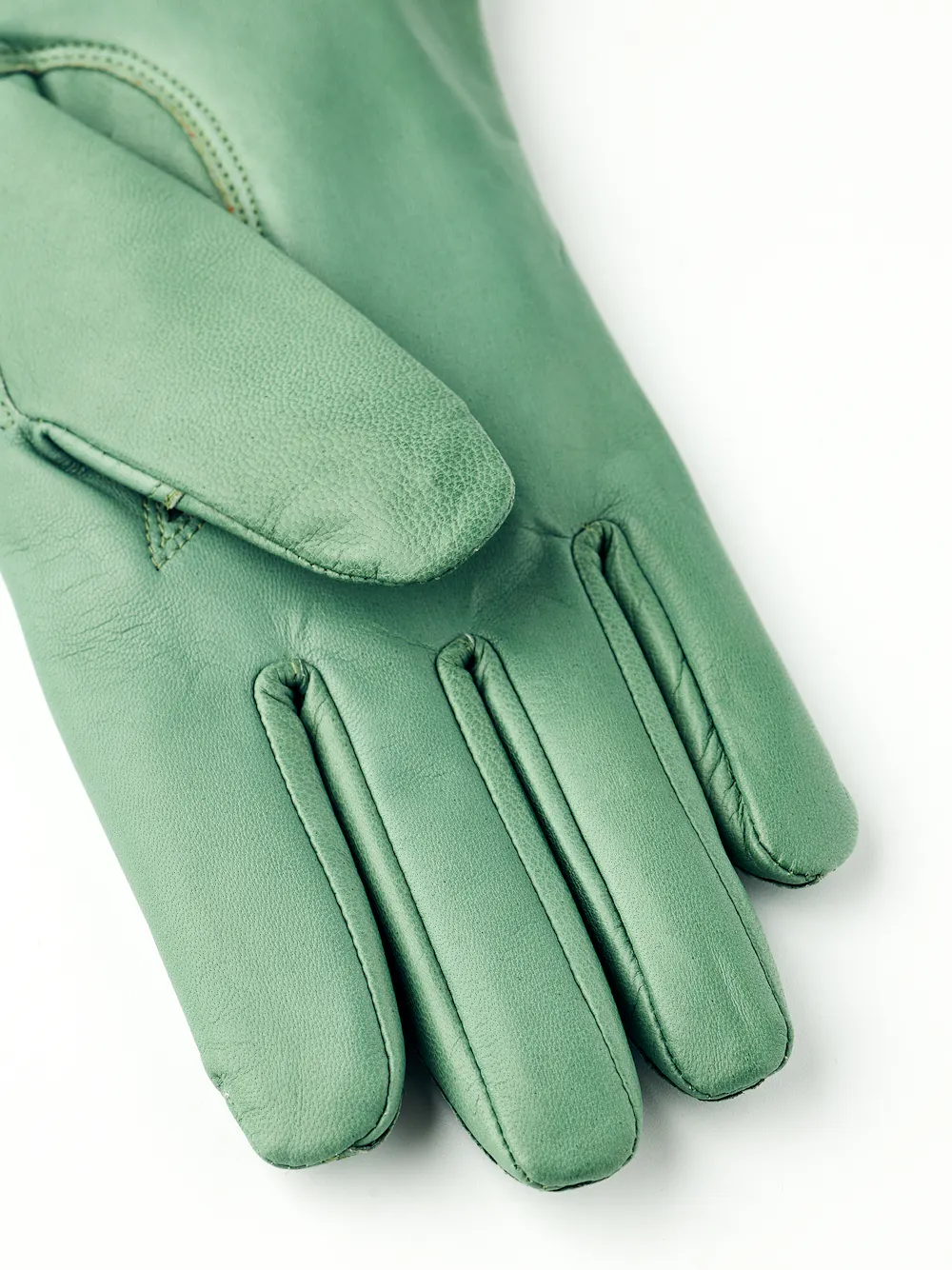 Silver-green machine-sewn hairsheep leather glove with knitted cuff
(3 of 4)