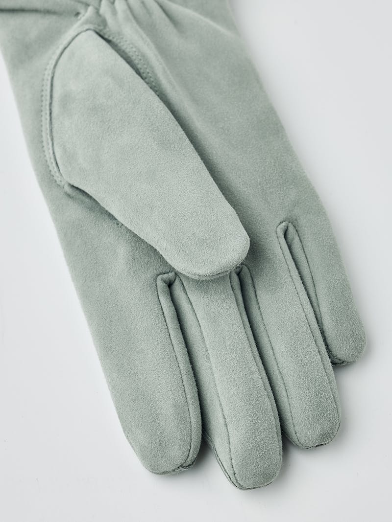 Silver-green machine-sewn suede glove
 (3 of 6)