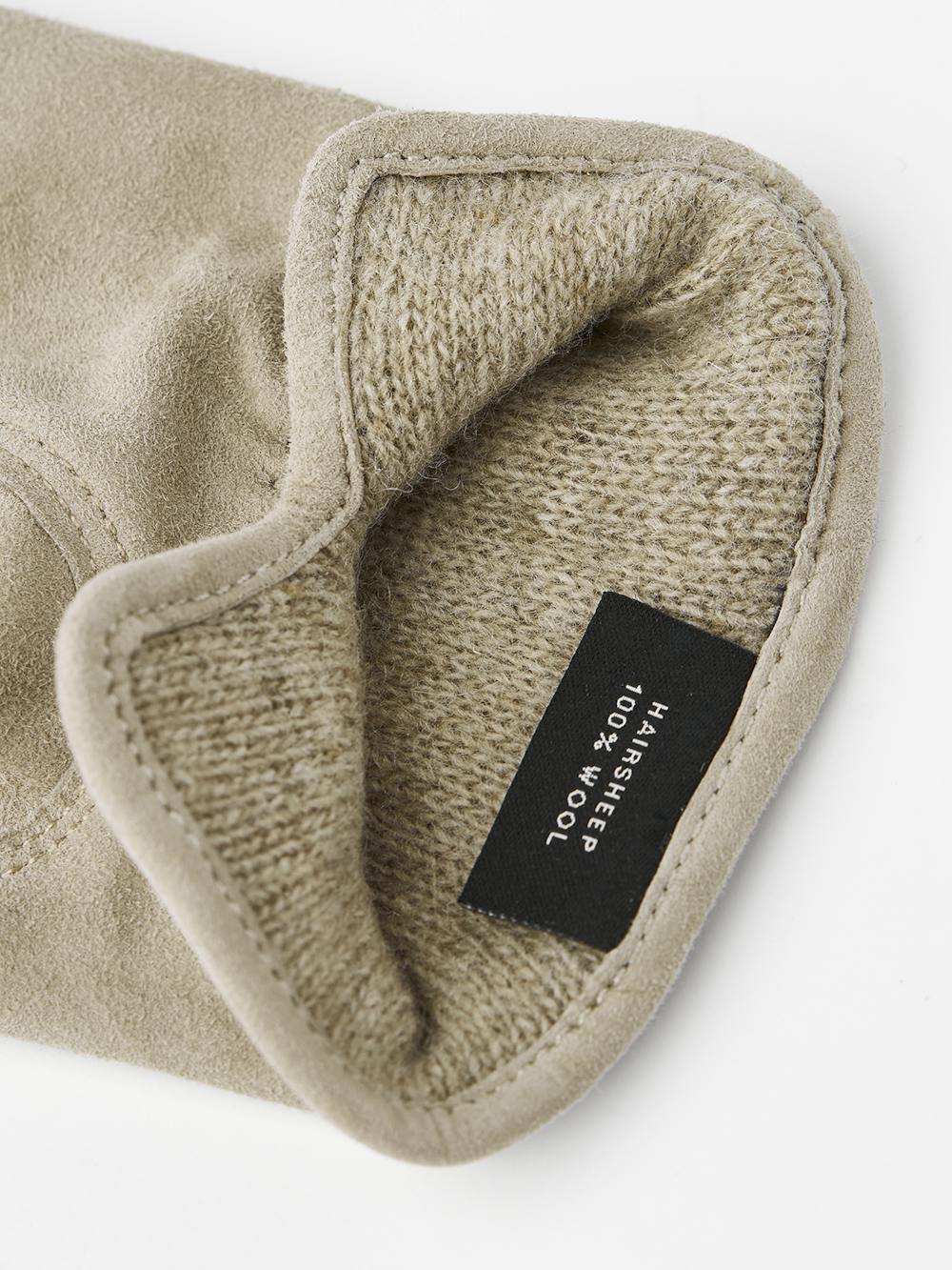 Hellgrauer maschinengenähter Lederhandschuh aus Wildleder
 (4 oder 4)