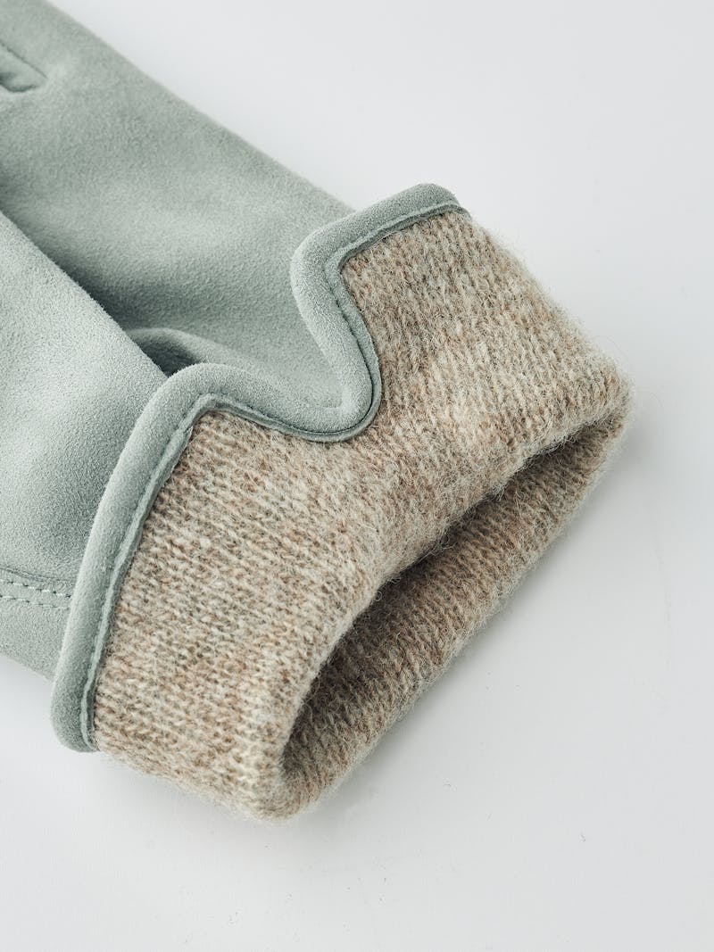 Silver-green machine-sewn suede glove
 (6 of 6)