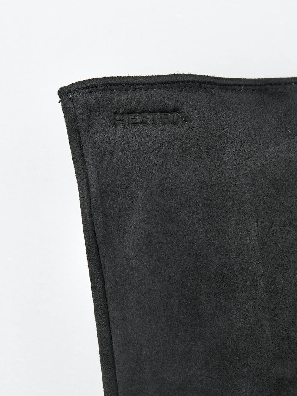 Black machine-sewn suede glove

 (4 of 5)