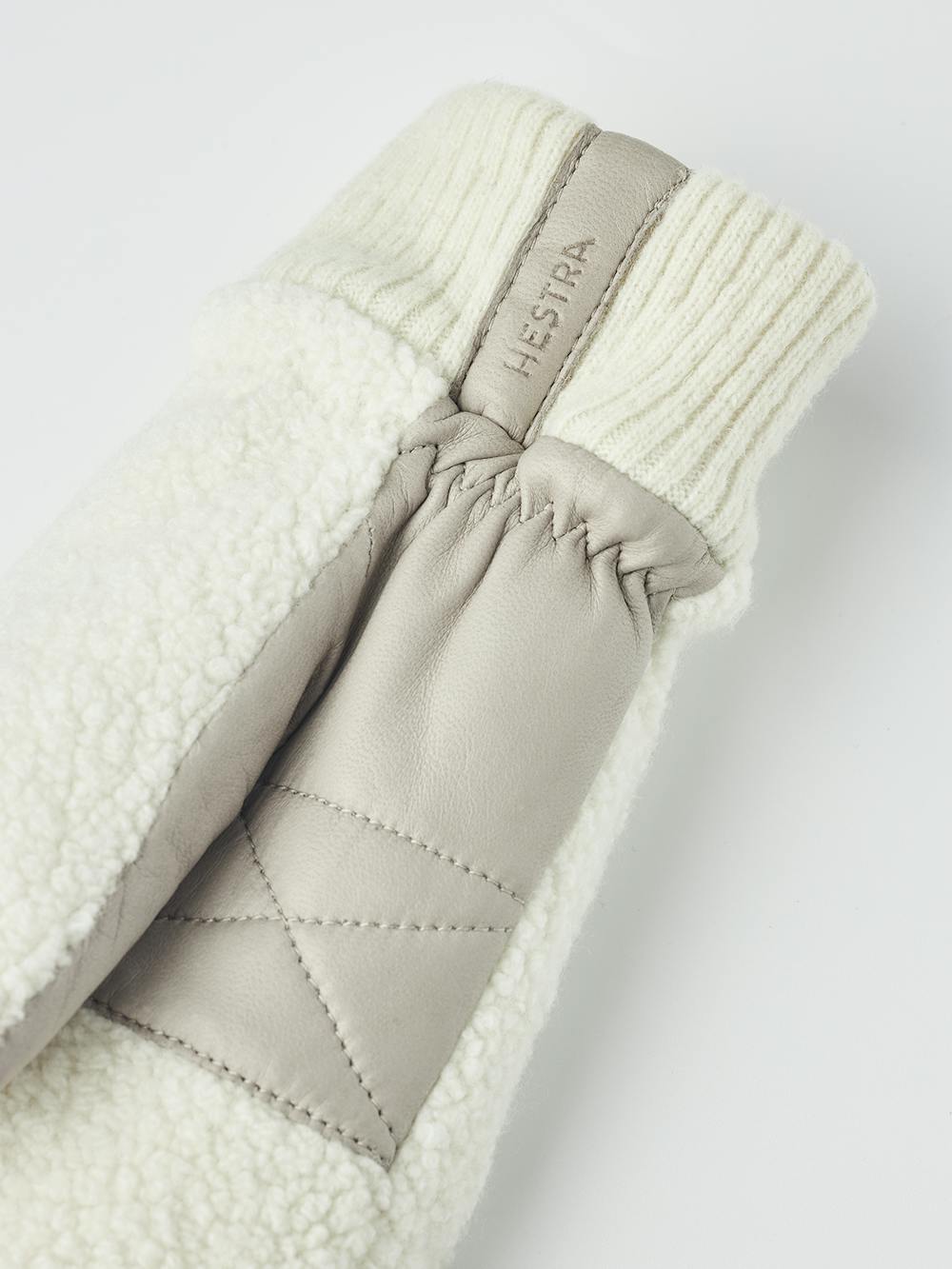White teddy fleece mitten with light gray hairsheep leather palm
(4 of 6)