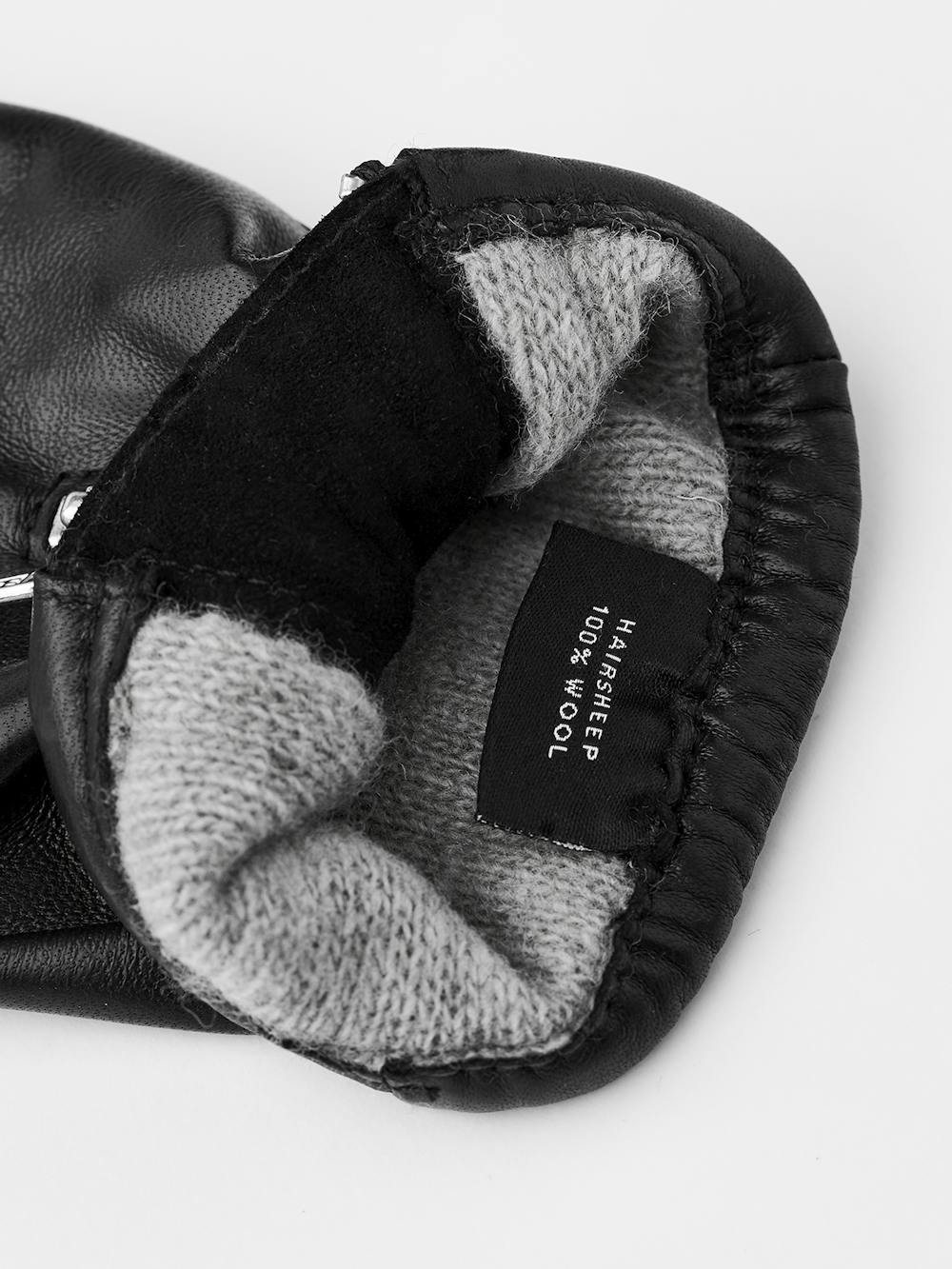 Black machine-sewn hairsheep leather glove with zip
(4 of 4)