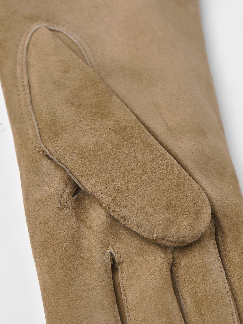 Dark beige machine-sewn suede glove
(2 of 3)