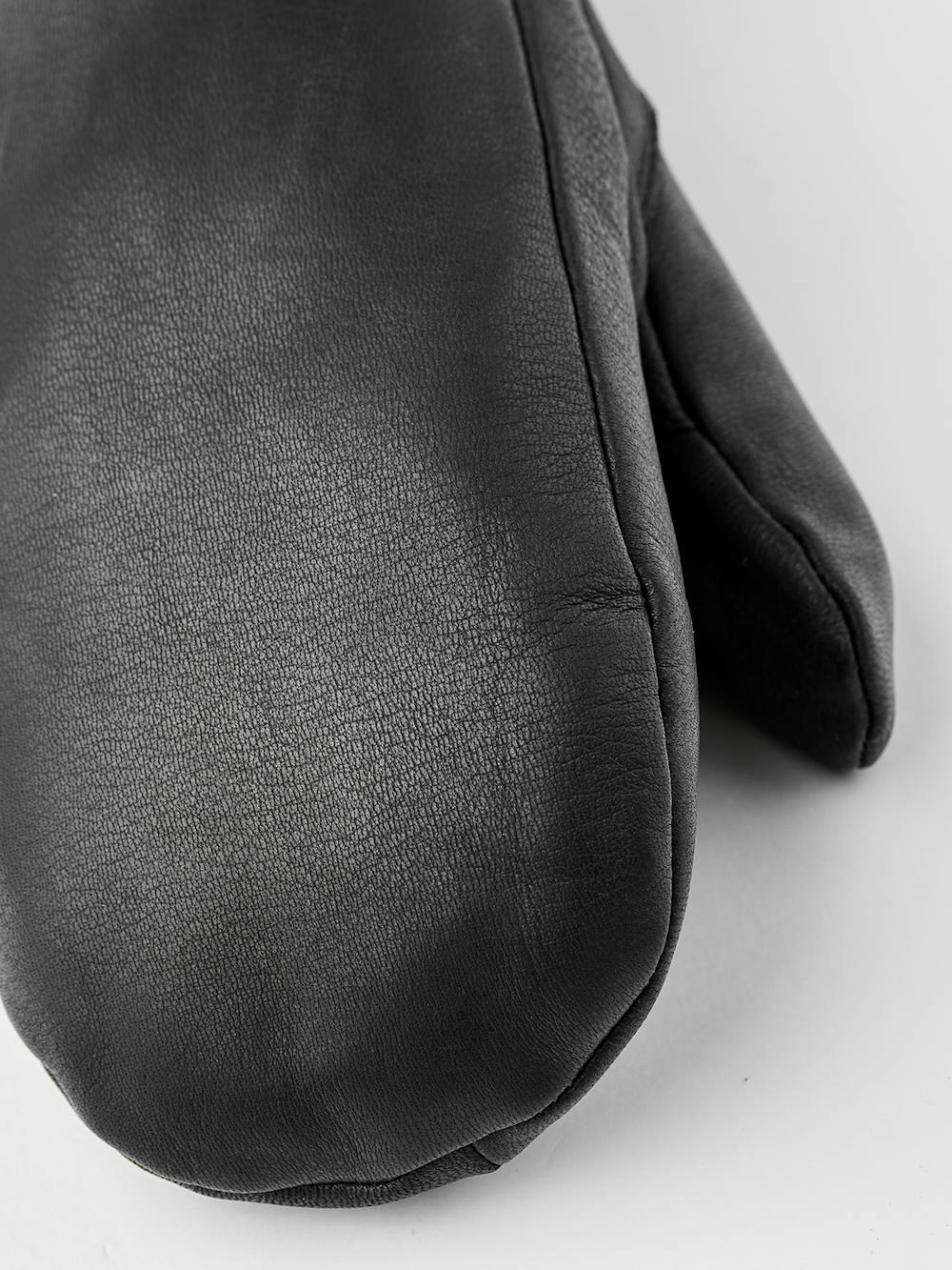 Sundborn in the color Black (3 of 4)