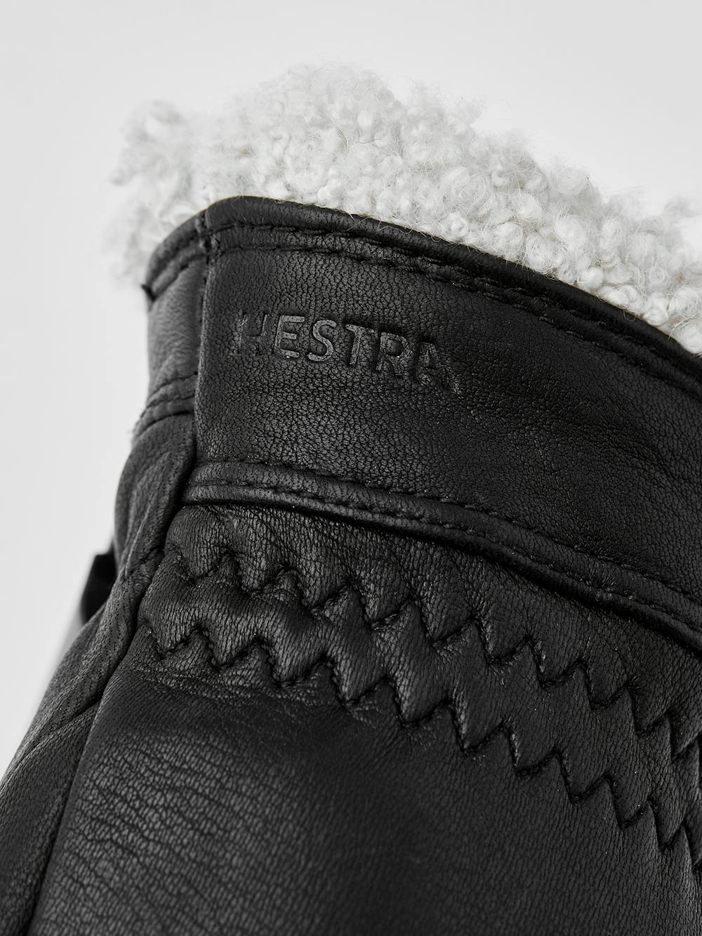 Sundborn in the color Black (4 of 4)