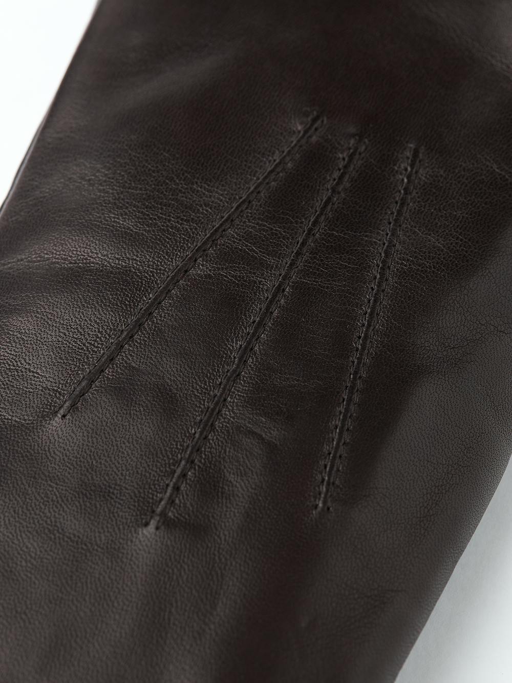 Dunkelbrauner maschinengenähter Fausthandschuh aus Haarschafleder
 (2 oder 4)