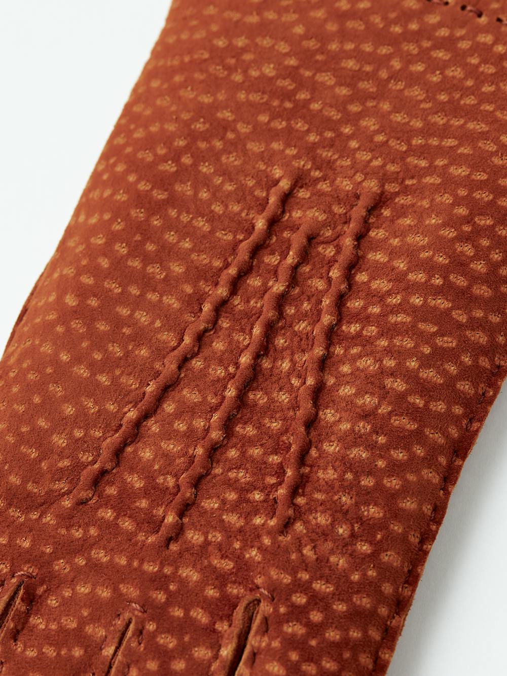 Brick red hand-sewn glove in carpincho nubuck
 (2 of 4)