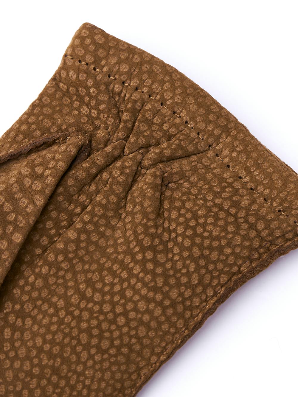 Brown-red hand-sewn glove in carpincho nubuck
(4 of 4)