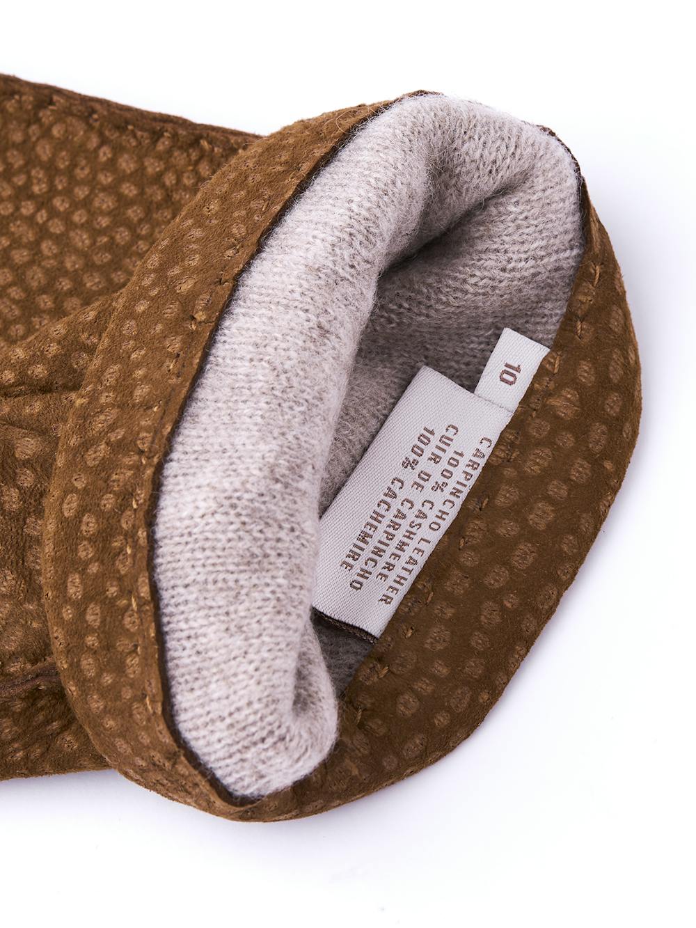 Brown-red hand-sewn glove in carpincho nubuck
 (3 of 4)