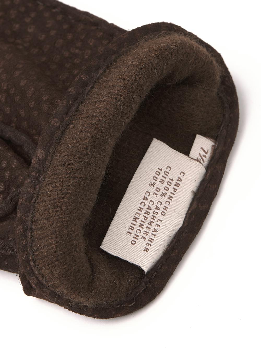 Brauner handgenähter Handschuh aus Carpincho-Nubuk mit Lederriegel und Knopf
(4 oder 4)