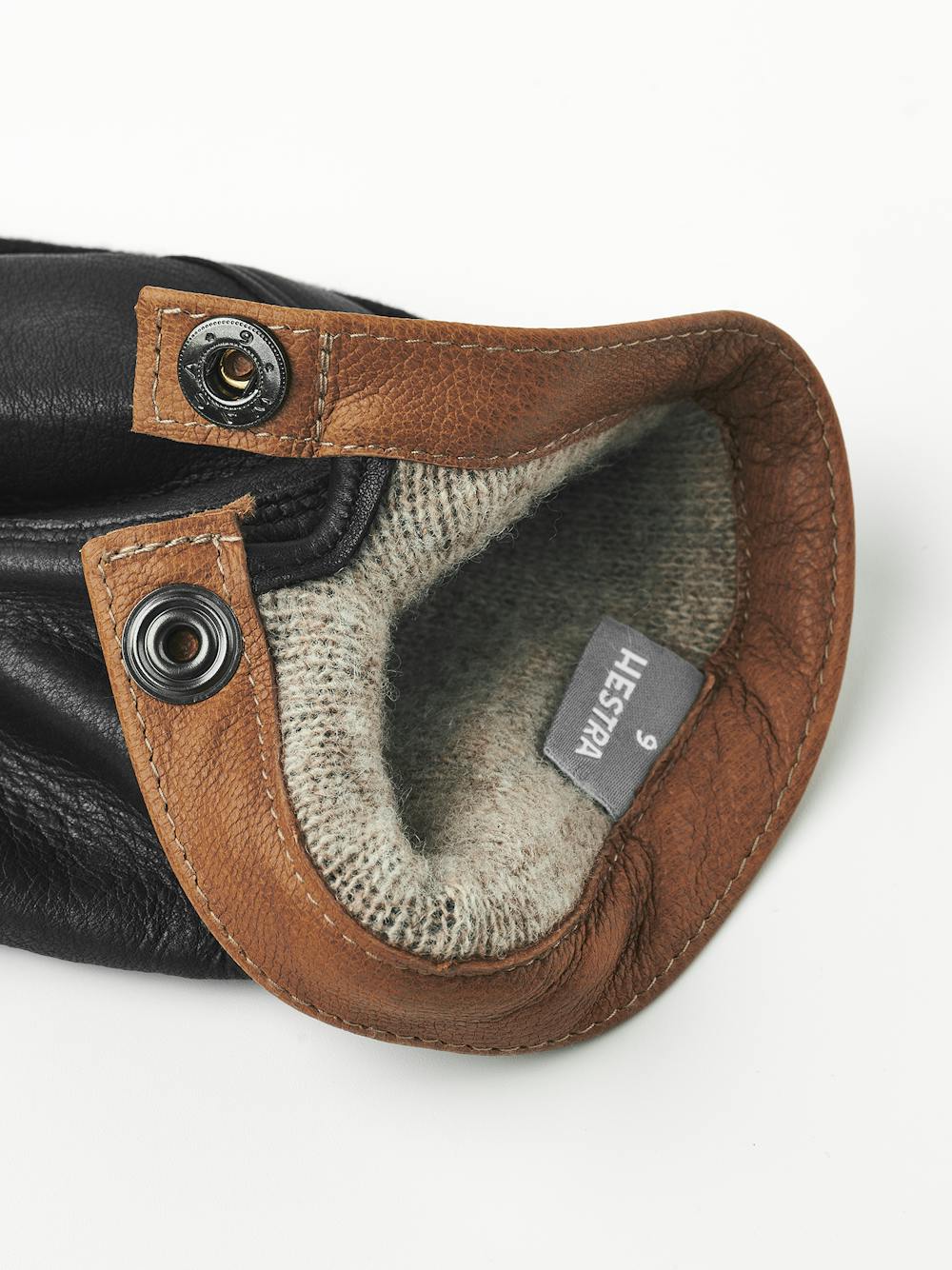 Black machine-sewn deerskin glove with wool jersey back
(2 of 6)