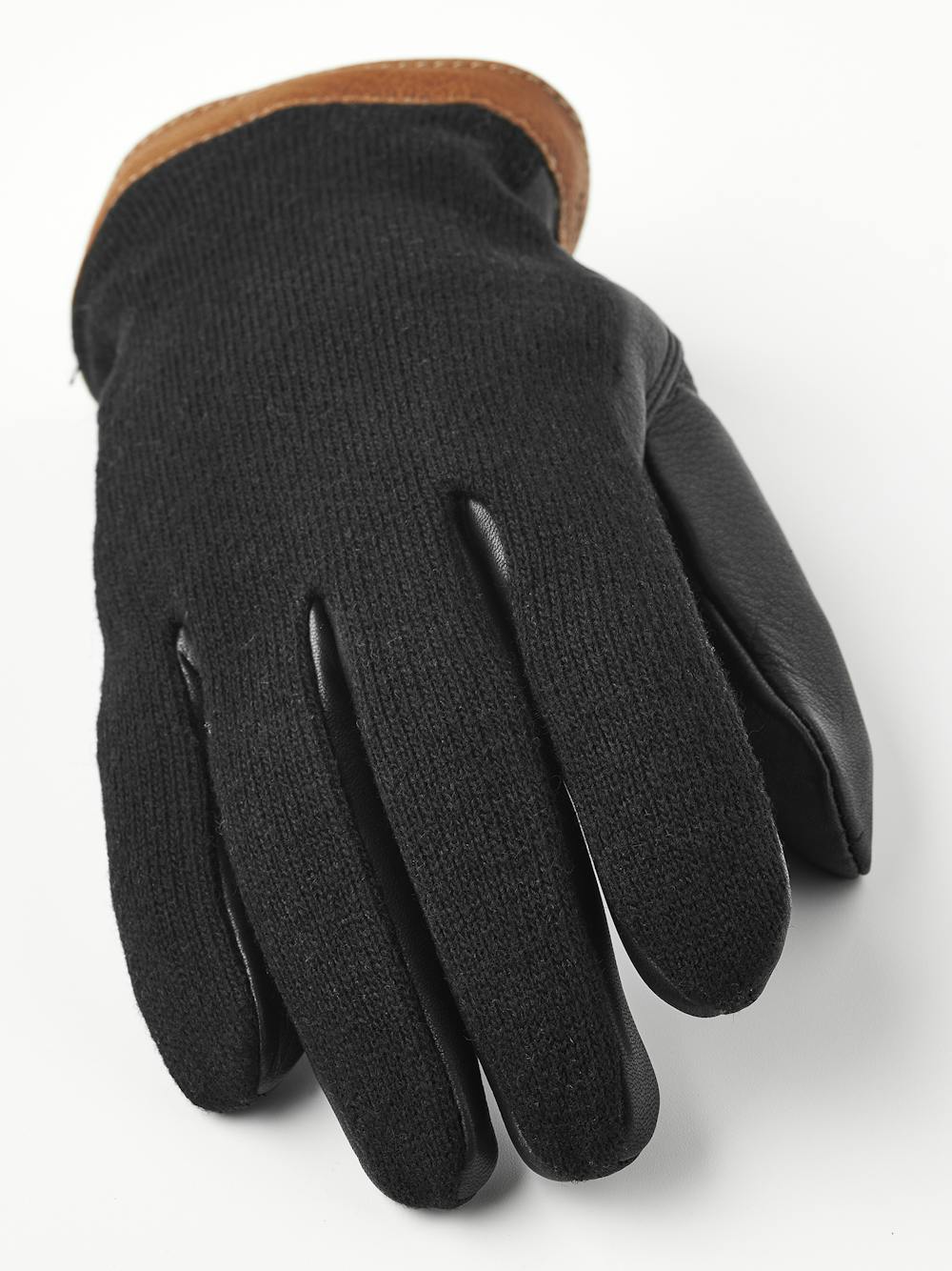 Black machine-sewn deerskin glove with wool jersey back
(6 of 6)