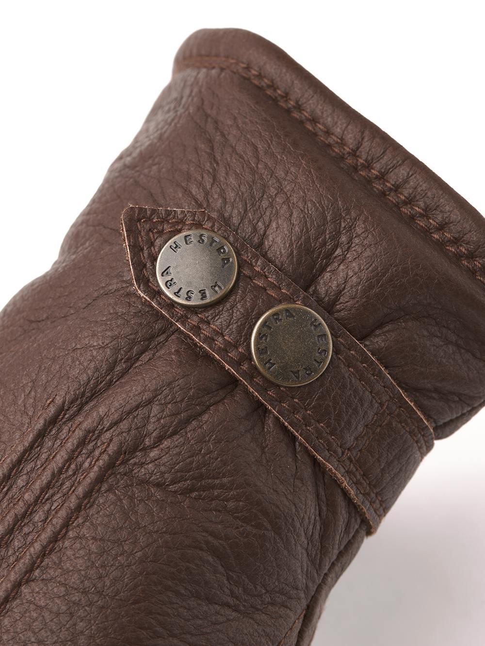 Brauner maschinengenähter Handschuh aus Elchleder mit Lederriegel und Knopf
 (3 oder 5)