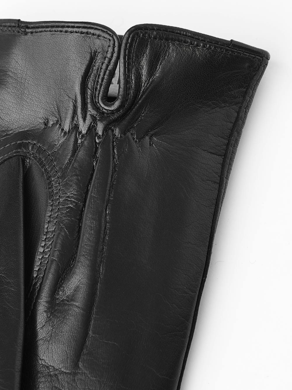 Black machine-sewn hairsheep leather glove
(2 of 3)