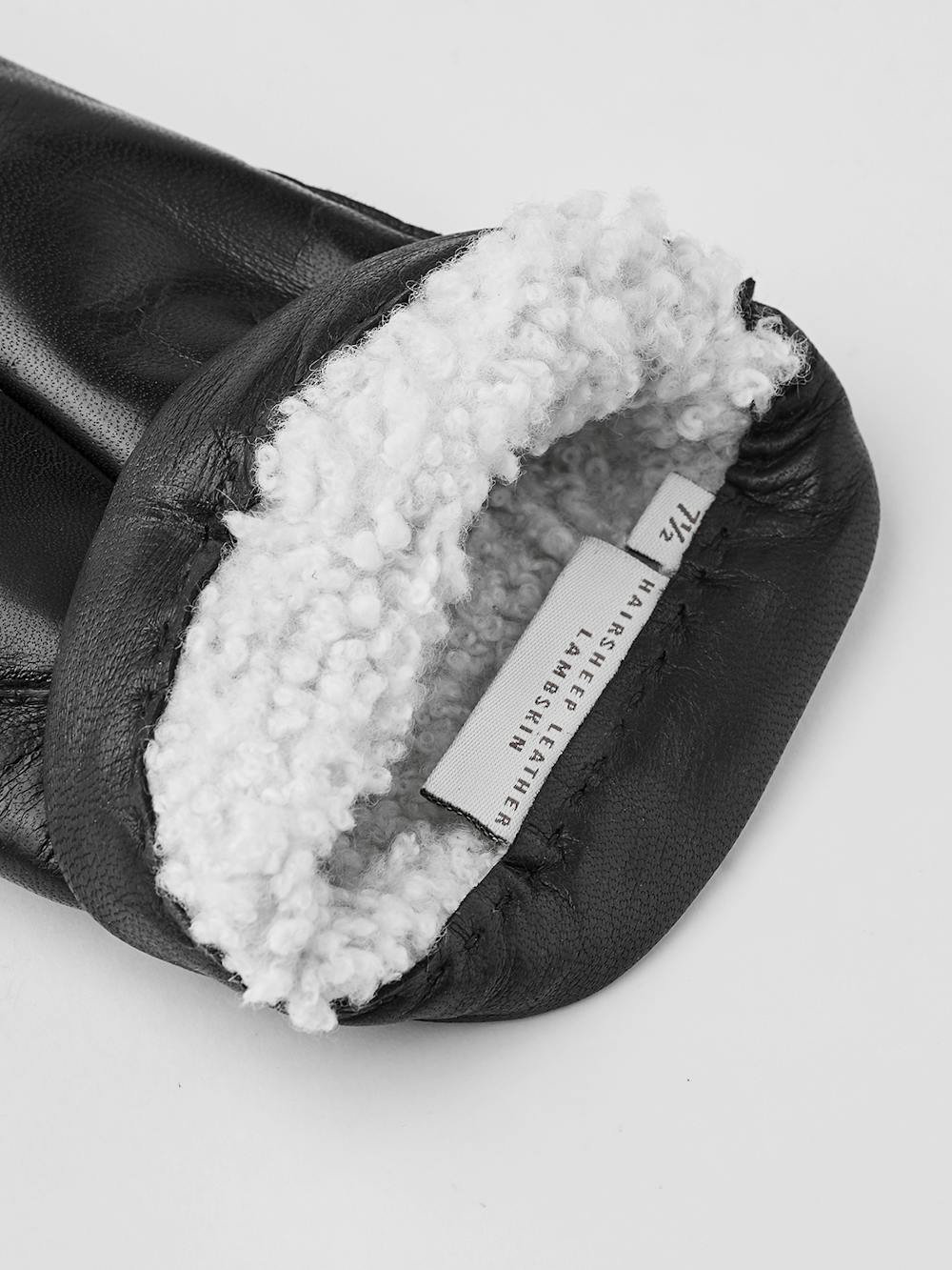 Schwarzer handgenähter Lederhandschuh aus Haarschafleder
 (4 oder 4)