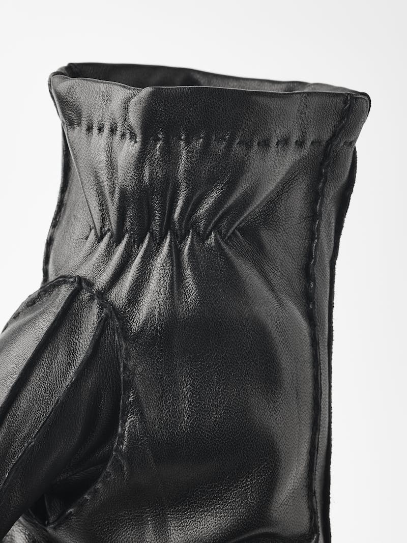 Black hand-sewn hairsheep leather glove
 (6 of 7)