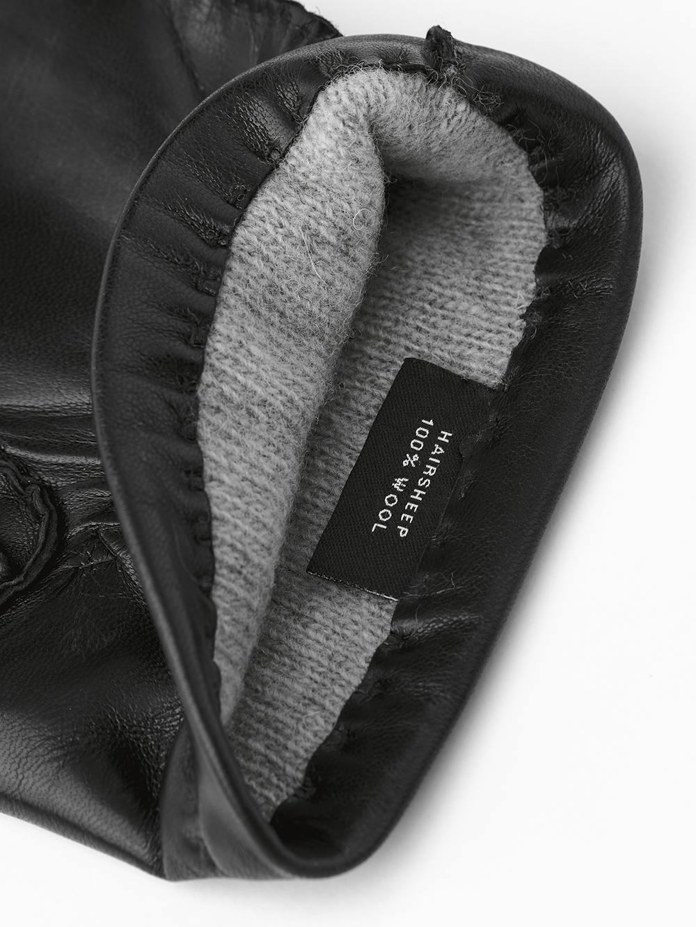 Black hand-sewn hairsheep leather glove
(4 of 4)