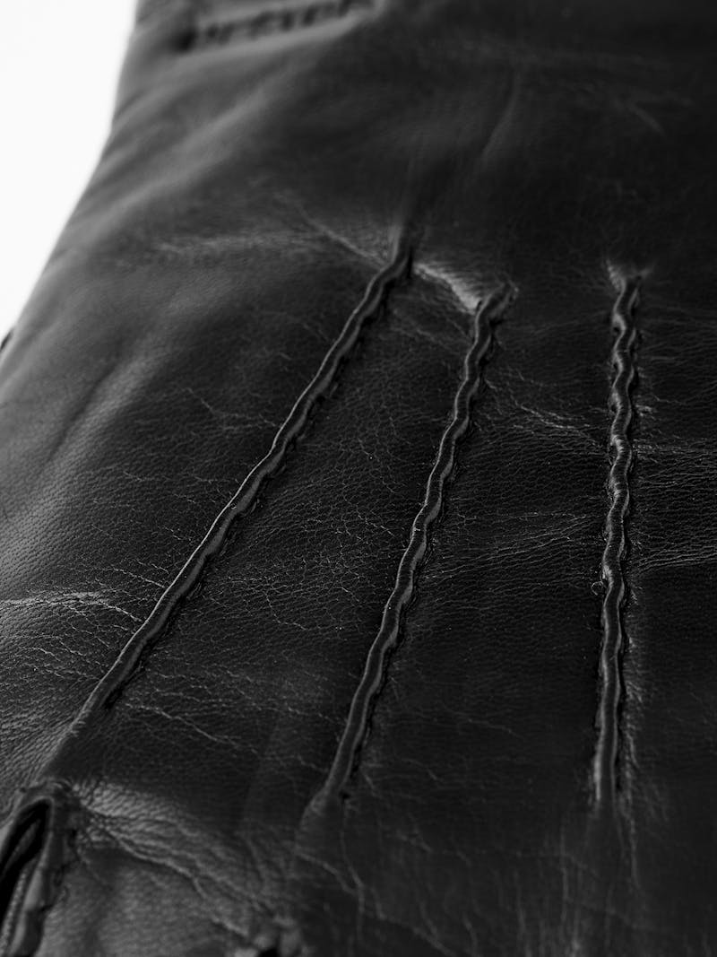 Black hand-sewn hairsheep leather glove
 (3 of 4)