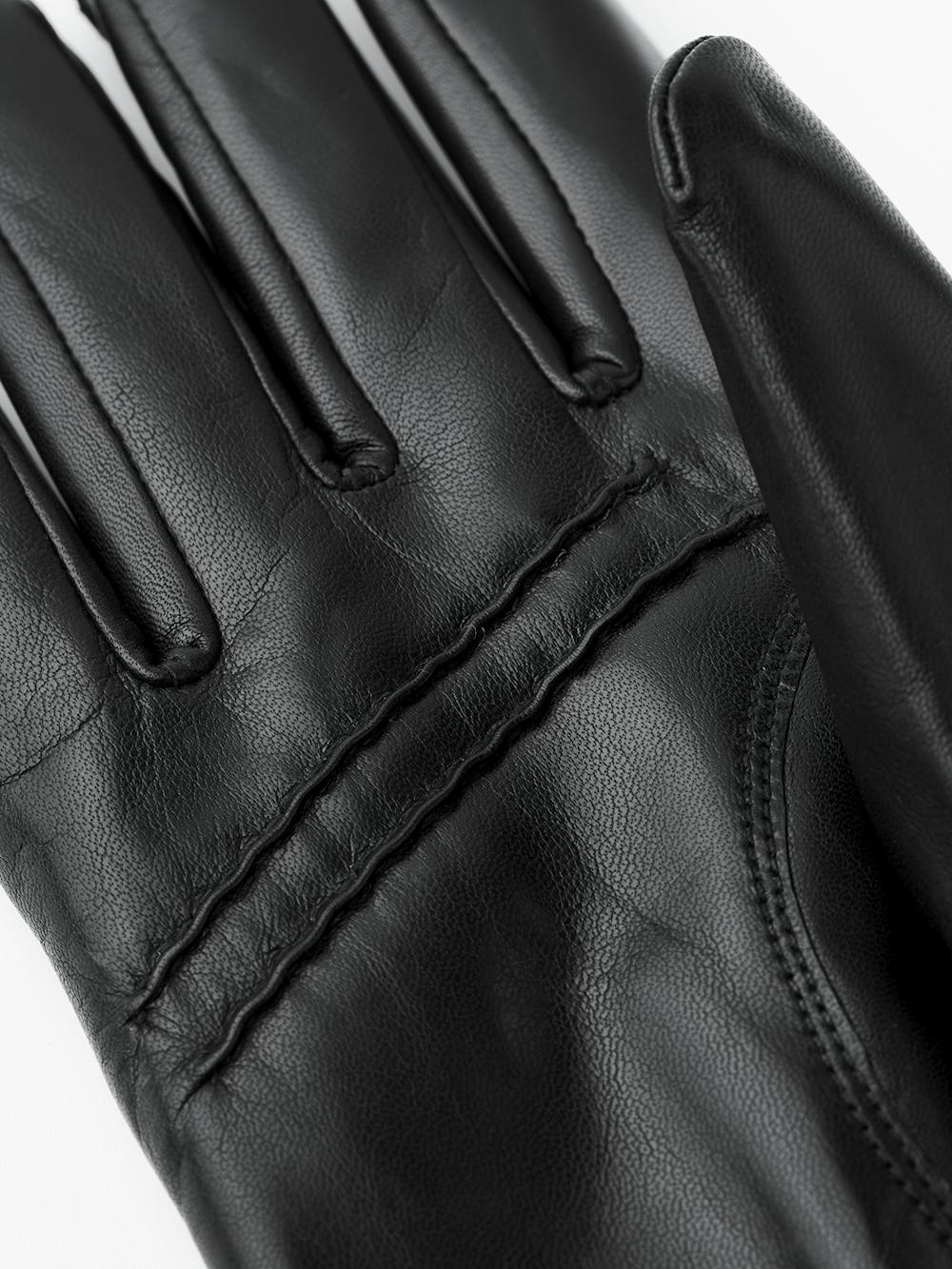 Schwarzer maschinengenähter Lederhandschuh aus Haarschafleder
(2 oder 6)