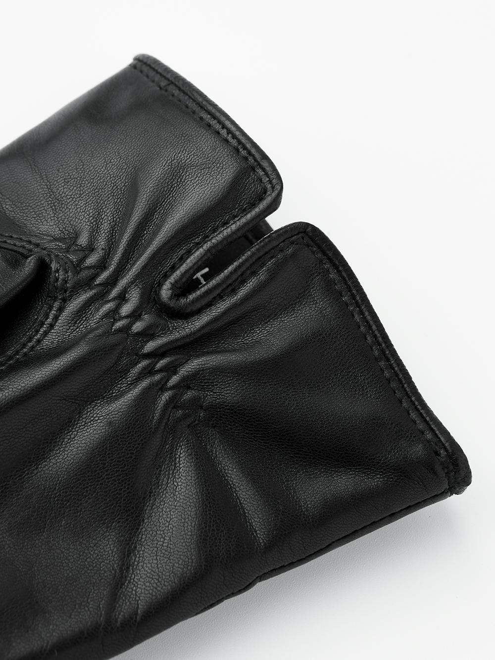 Schwarzer maschinengenähter Lederhandschuh aus Haarschafleder
(3 oder 6)