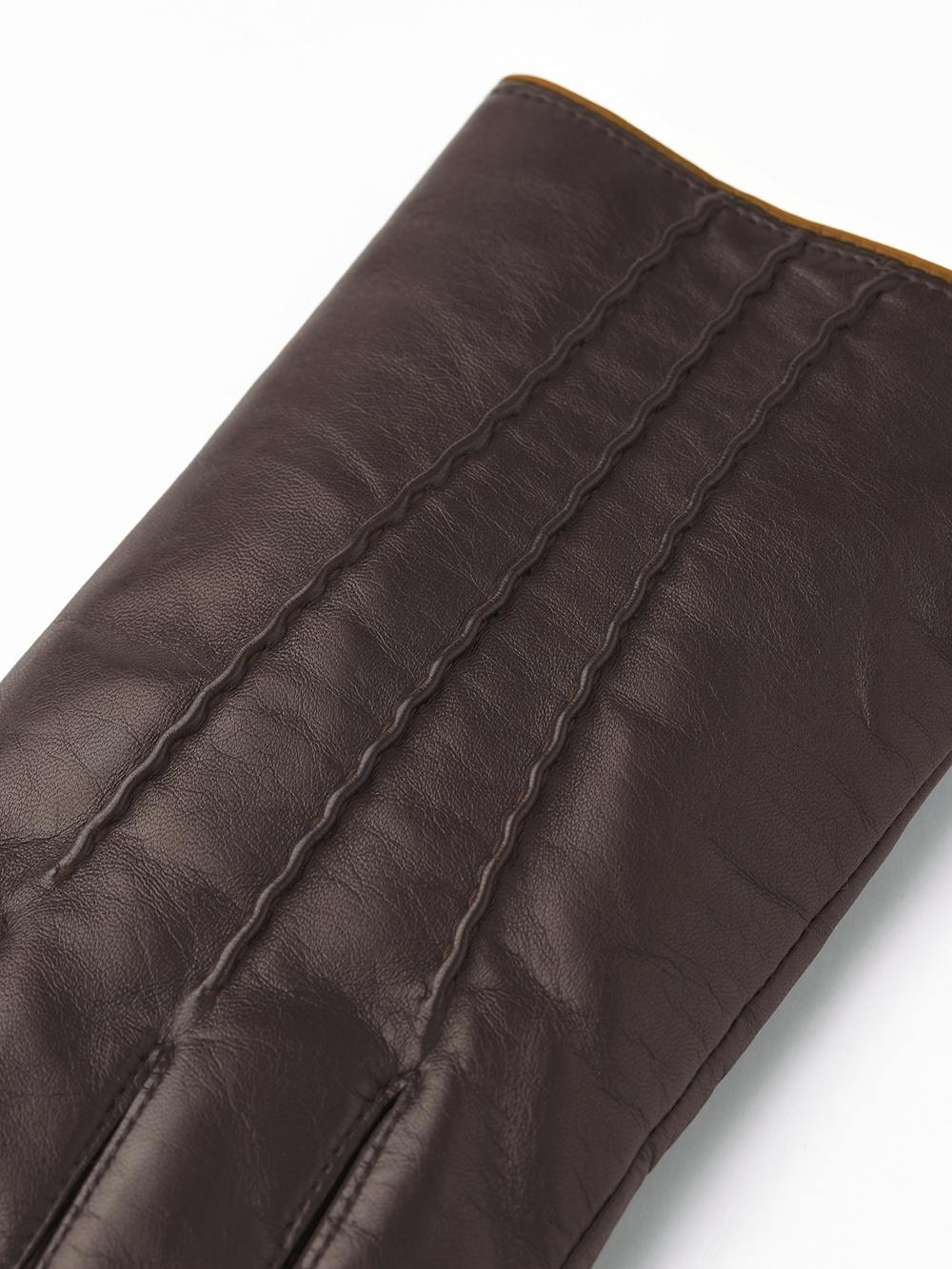 Brun maskinsydd skinnhandske i lammnappa
 (2 av 5)