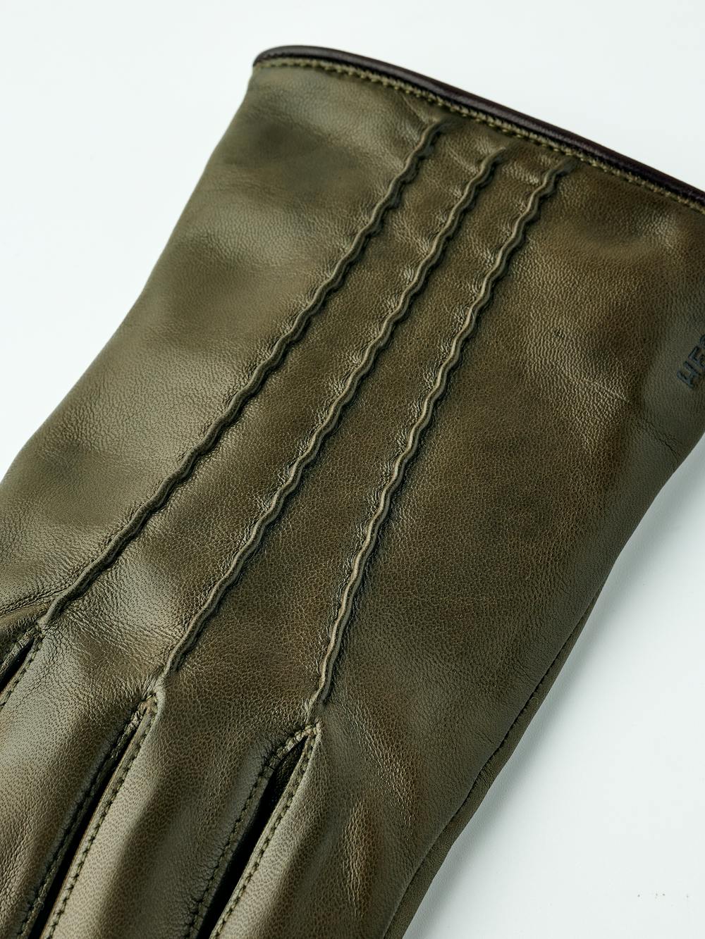 Moss green machine-sewn hairsheep leather glove
 (4 of 6)