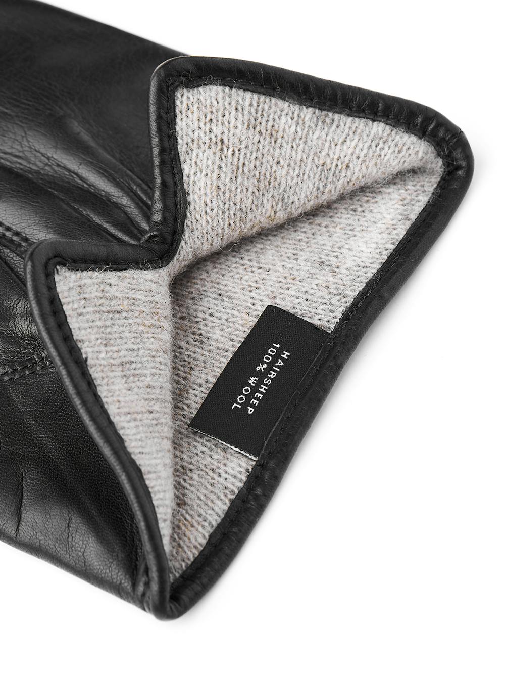 Black machine-sewn hairsheep leather glove
(4 of 4)