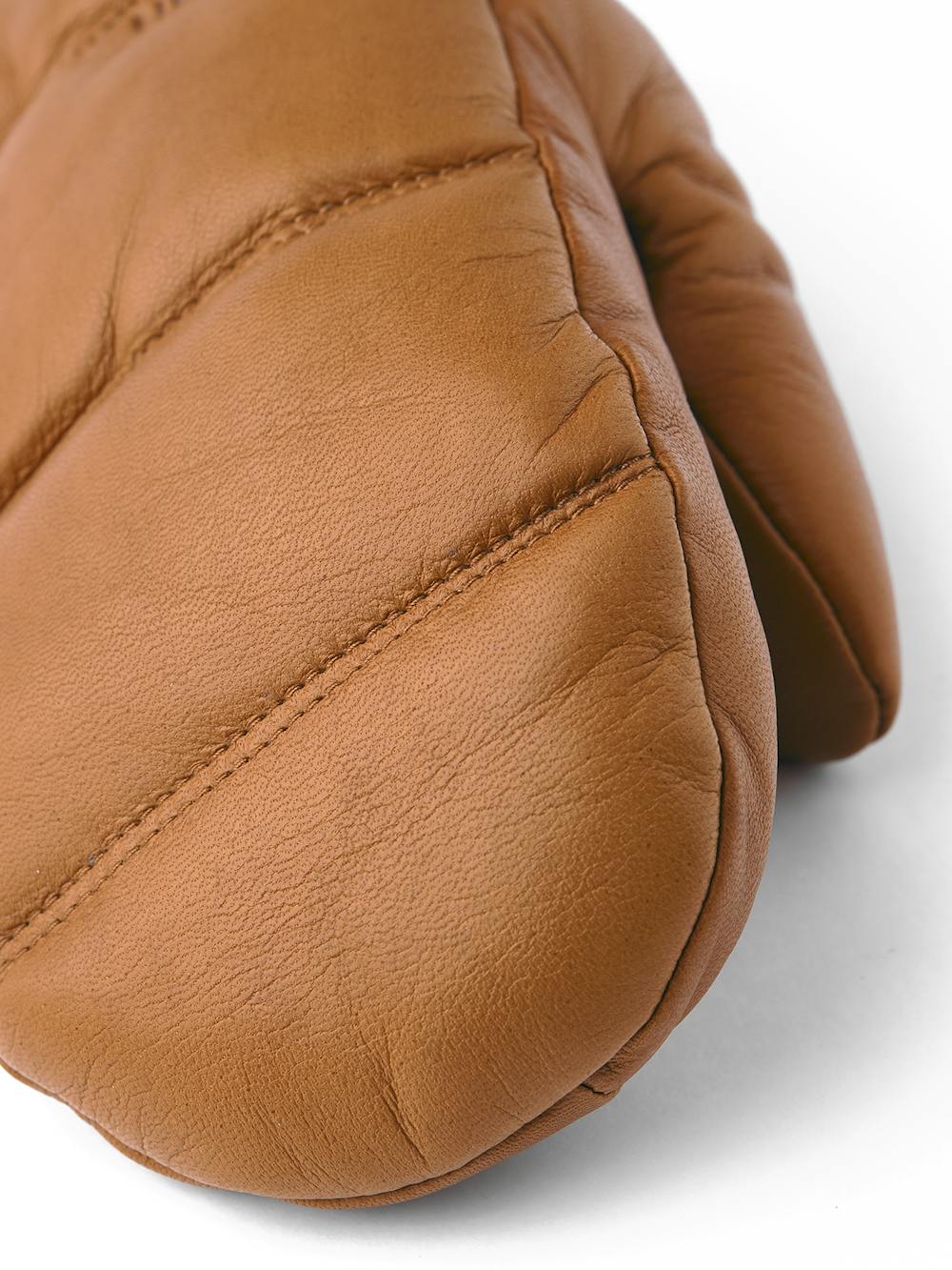 Light brownish-yellow hairsheep leather mitten
(4 of 4)