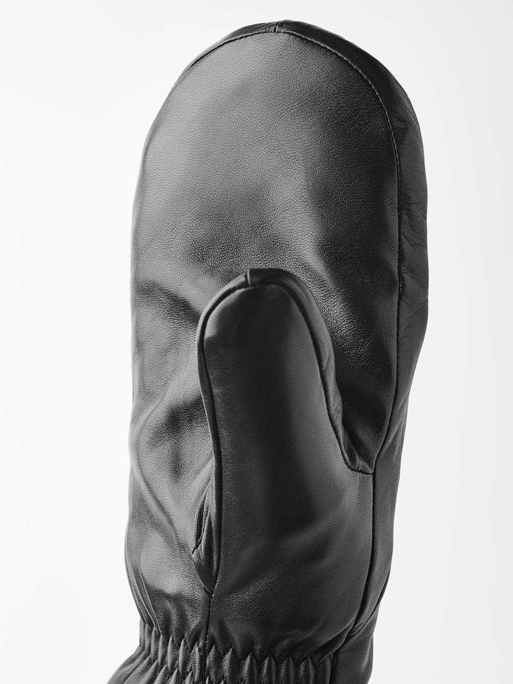 Black hairsheep leather mitten
(2 of 6)