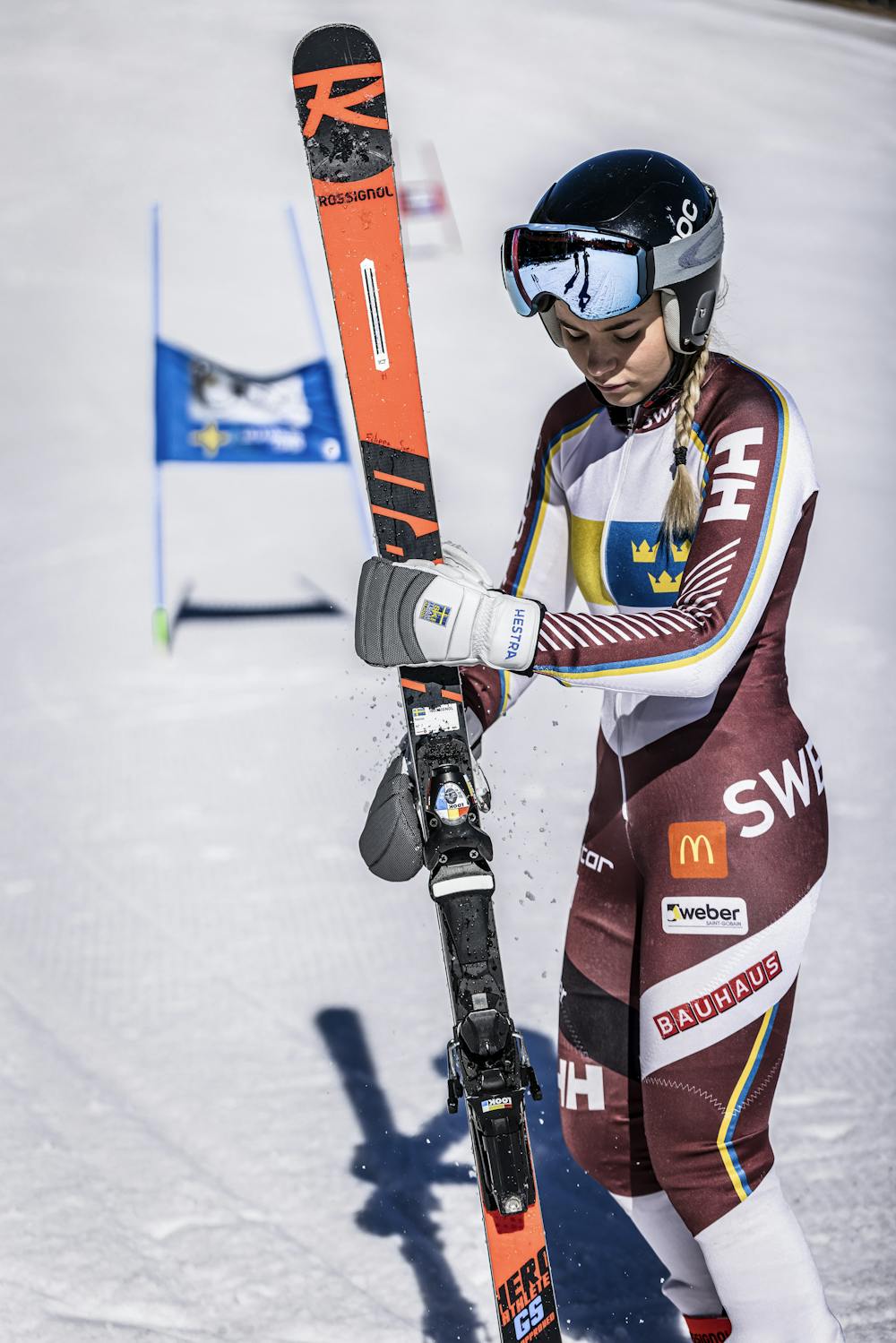 White alpine goat leather mitten with gray backhand protection
(5 of 5)