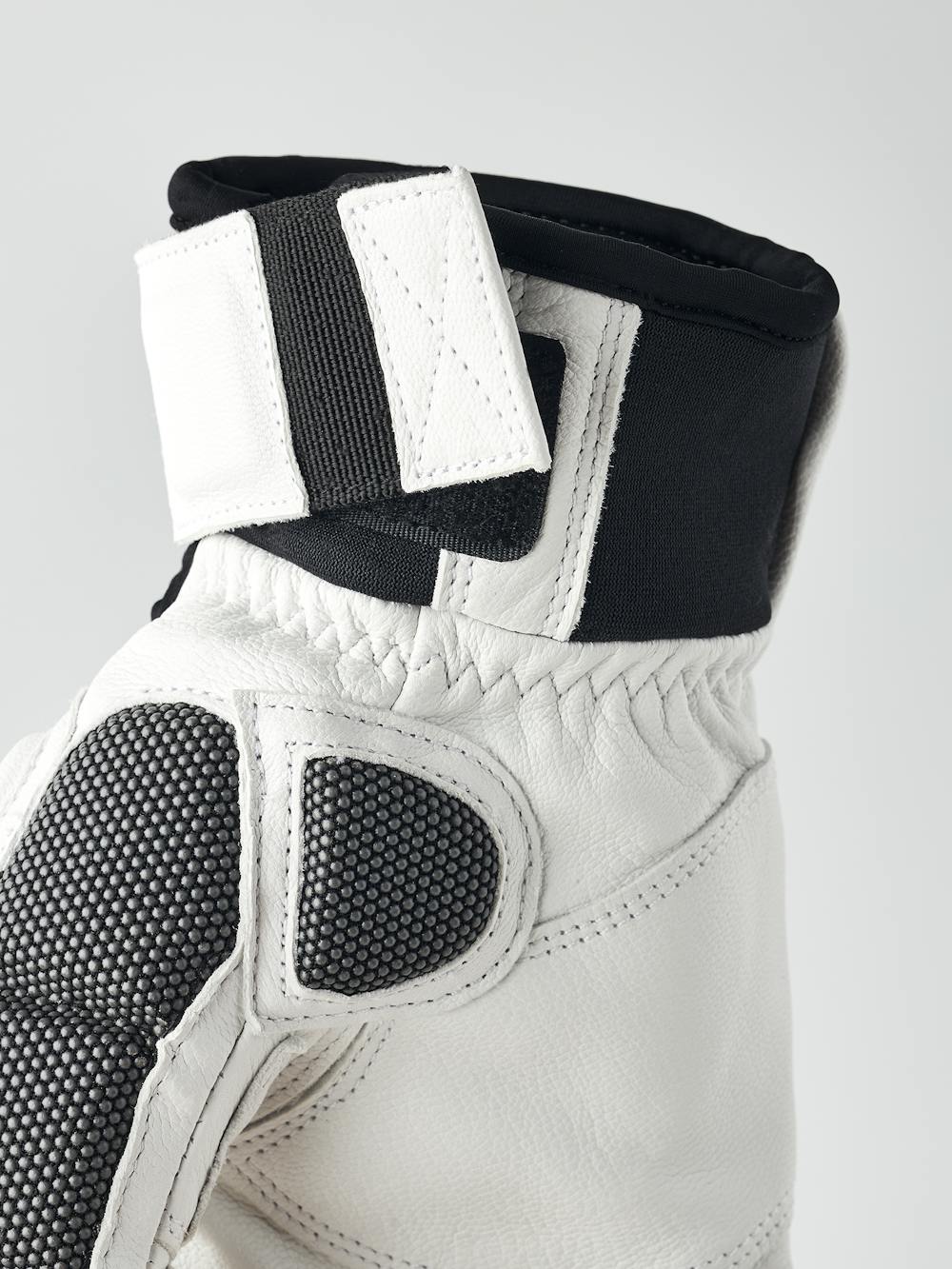 Viggen SL 5-finger in the color White/navy (2 of 6)