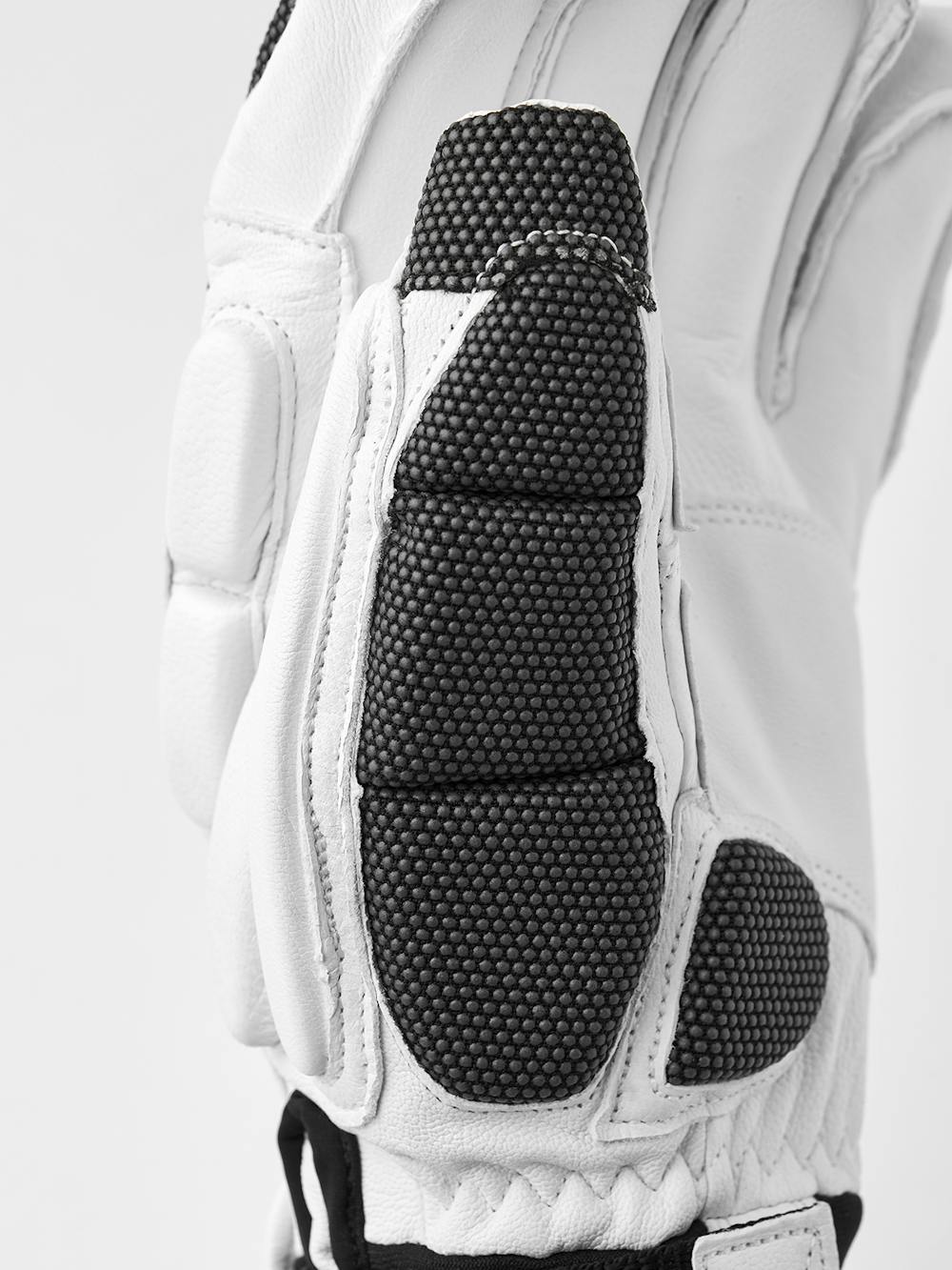 White goat leather ski glove with gray backhand protection 
 (2 of 5)