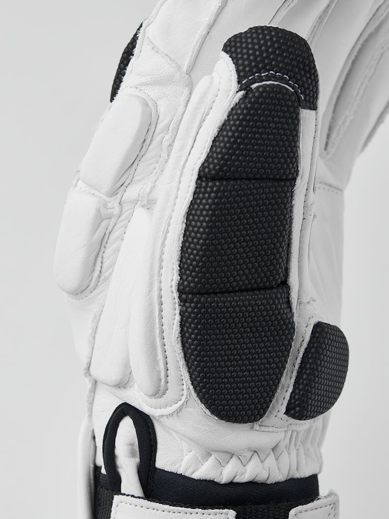 White goat leather ski glove with gray backhand protection 
 (2 of 5)