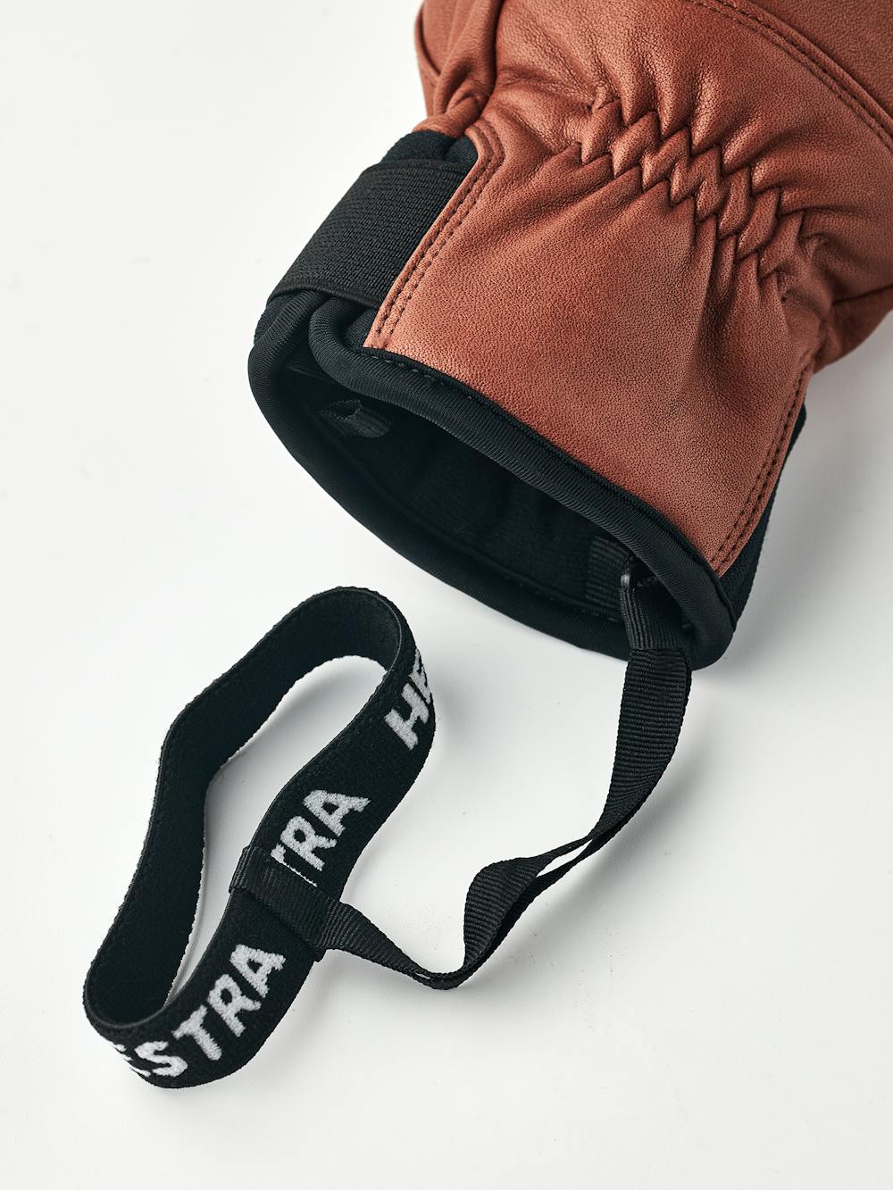 Brauner Skihandschuh aus Rindsleder
(6 oder 6)