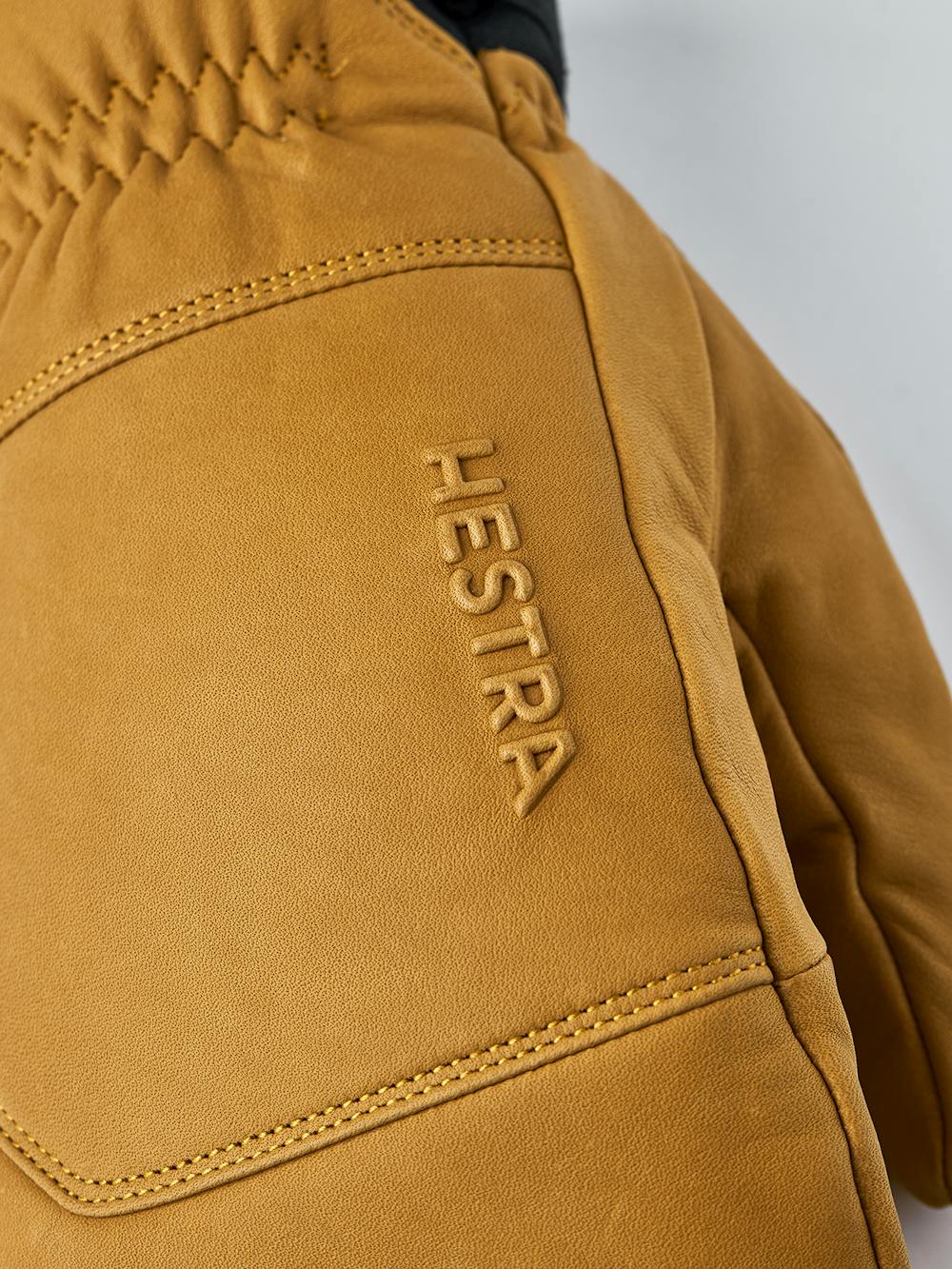 Ljusbrun tumhandske i nötnappa
 (3 av 5)