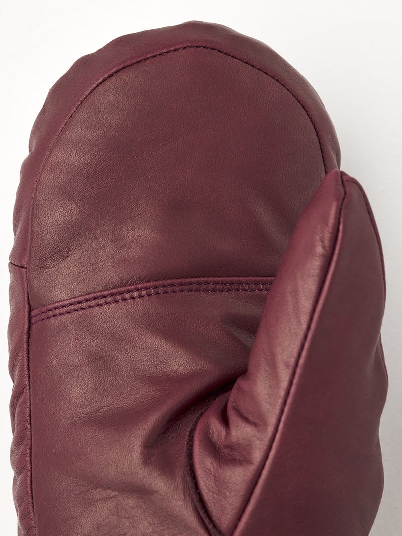 Omni Mitt in the color Bordeaux (3 of 4)