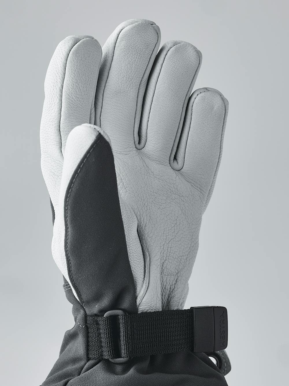 Gray ski glove with white goat leather palm
(5 of 6)