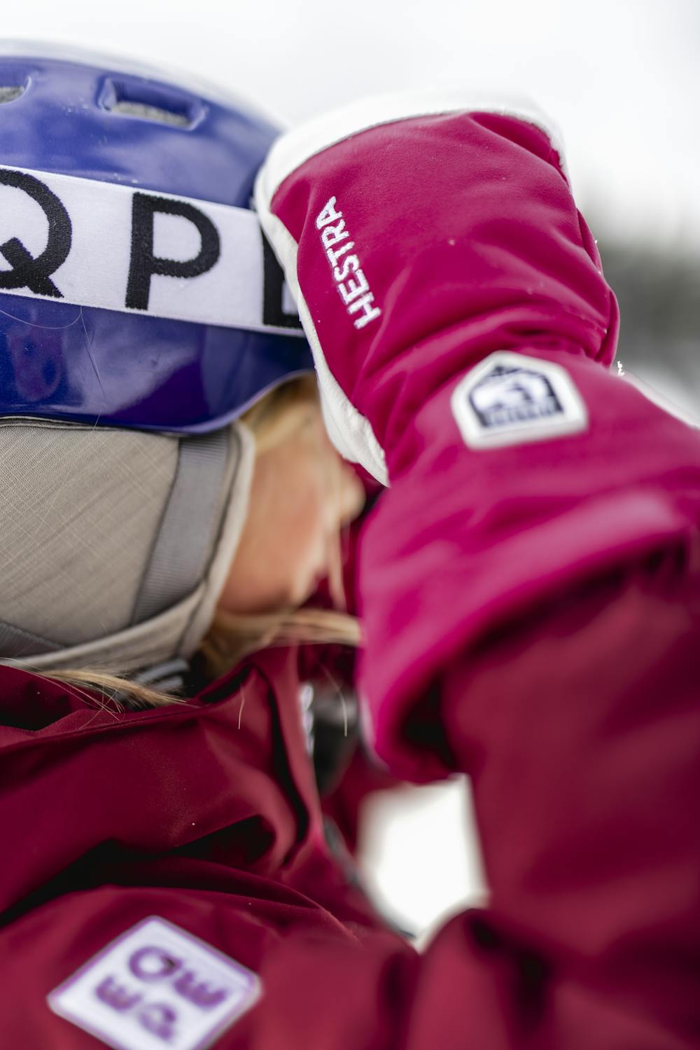 Pink-purple mitten with white goat leather palm
 (2 of 12)
