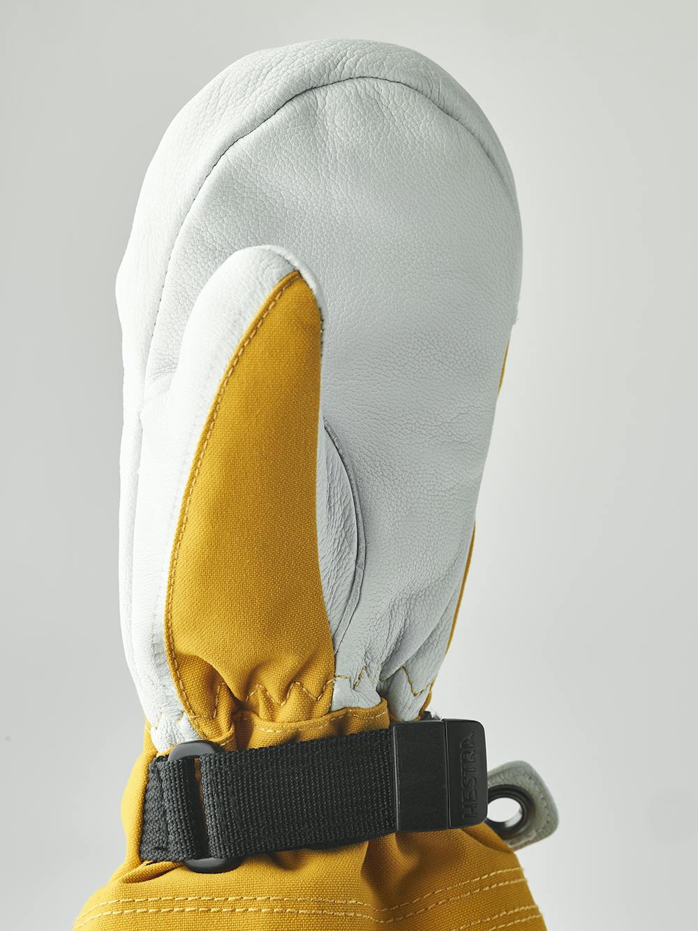 Yellow mitten with white goat leather palm
(2 of 7)
