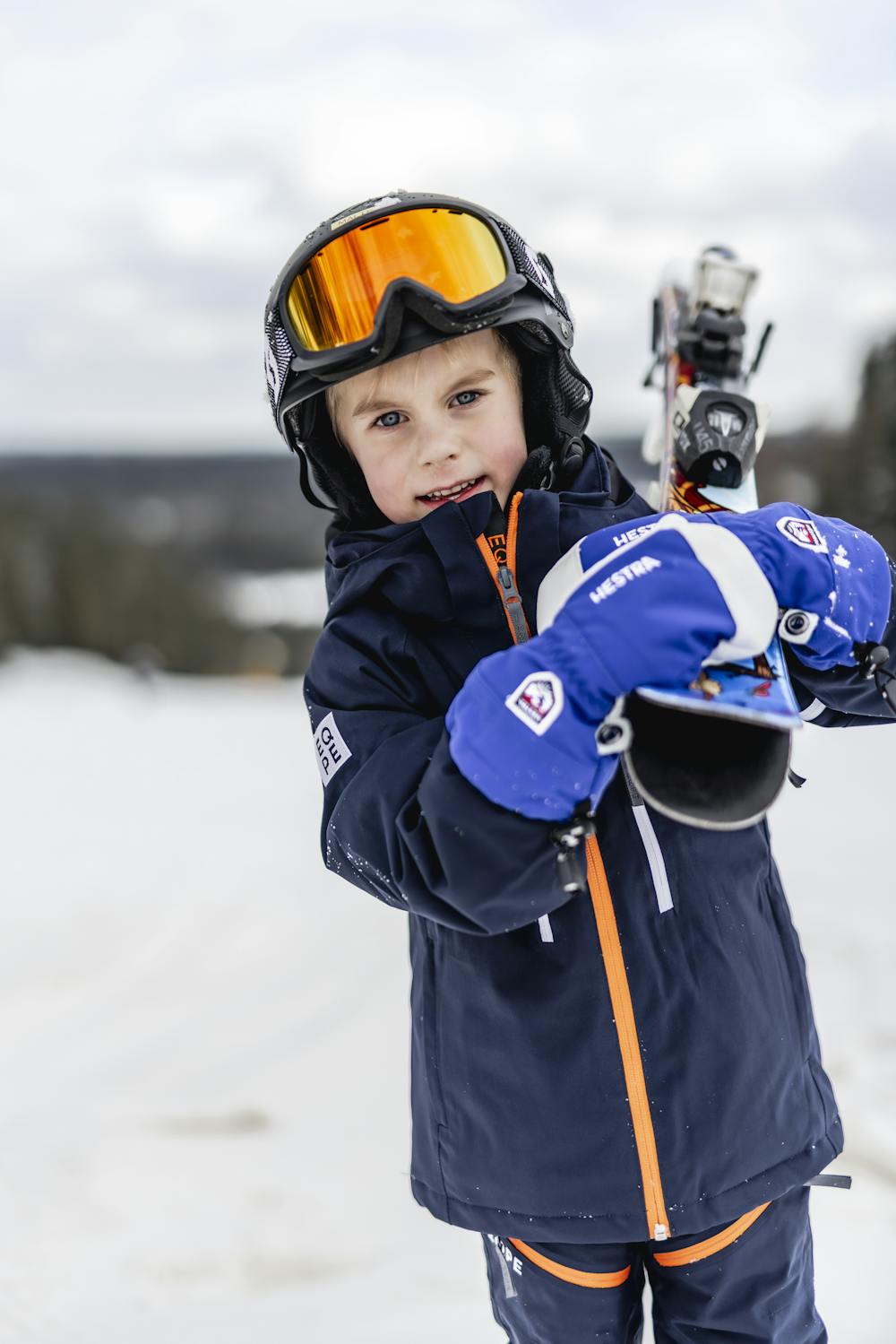 Blue mitten with white goat leather palm
 (11 of 12)