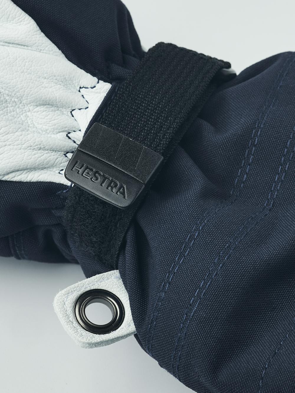 Dark blue mitten with white goat leather palm
(5 of 8)